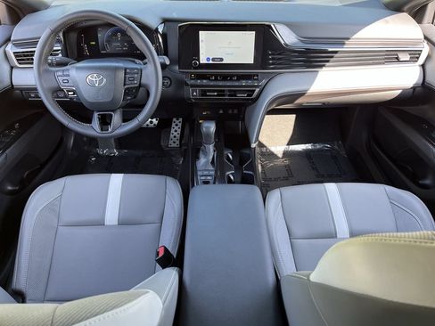 Used 2026 Toyota Camry SE w/ Convenience Package FWD image 9