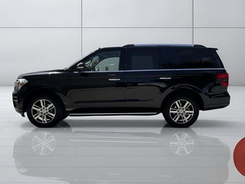 Used 2023 Ford Expedition Limited AWD/4WD image 3