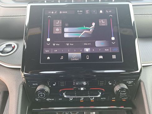 New 2025 Jeep Grand Cherokee Altitude w/ Trailer Tow Package image 21