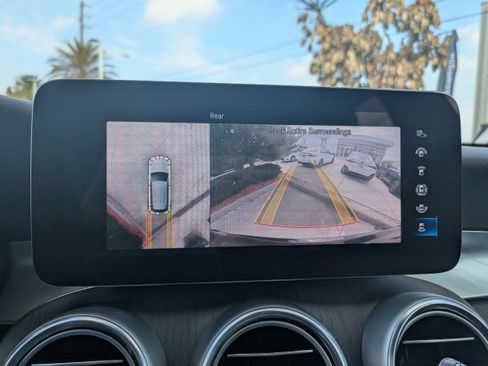 Used 2022 Mercedes-Benz GLC 300 4MATIC image 23