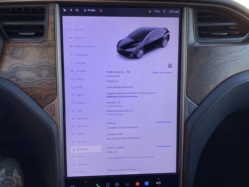 Used 2019 Tesla Model X 75D image 13