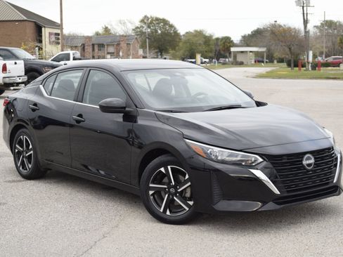 Used 2024 Nissan Sentra SV image 7