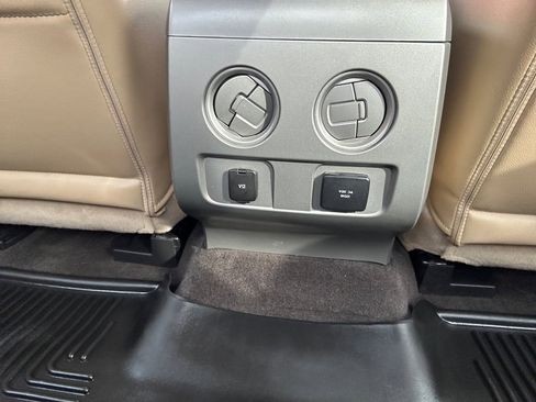 Used 2013 Ford F150 Lariat w/ Lariat Chrome Pkg image 22