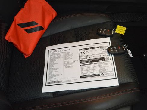 Used 2025 Dodge Durango GT AWD/4WD image 3