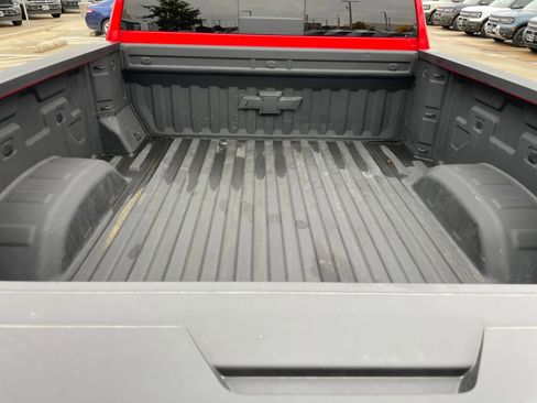 Used 2025 Chevrolet Silverado 2500 ZR2 w/ Technology Package image 25