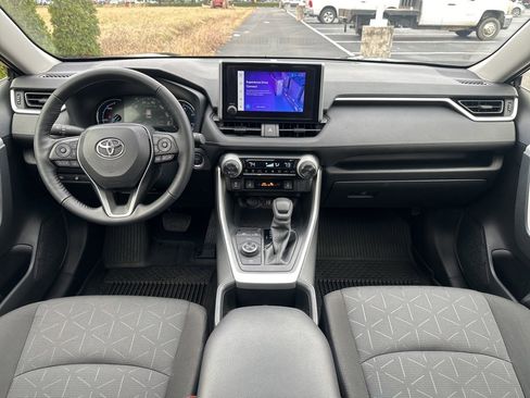 Certified 2025 Toyota RAV4 XLE image 31