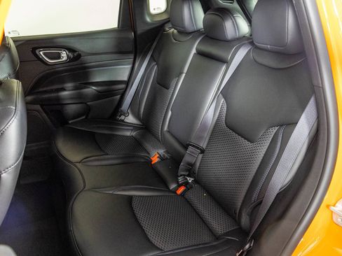 New 2026 Jeep Compass Latitude image 32