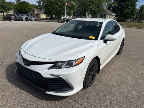 Used 2023 Toyota Camry LE AWD/4WD image 2