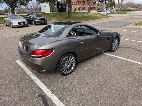 Used 2018 Mercedes-Benz SLC 300 image 46