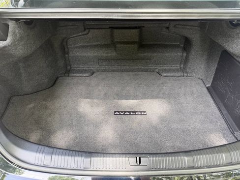 Used 2016 Toyota Avalon XLE Plus FWD image 12