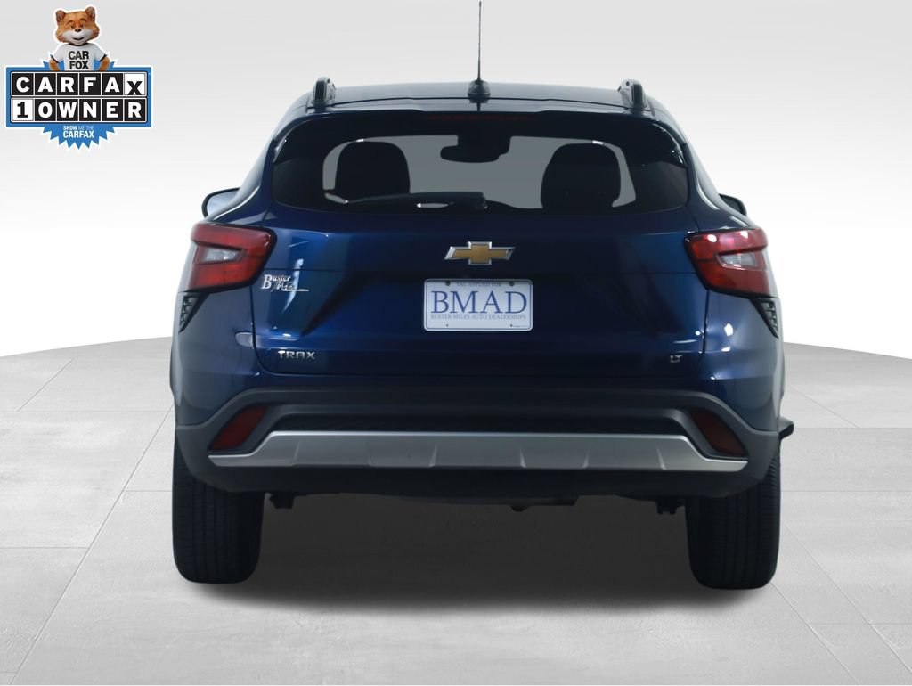 Used 2024 Chevrolet Trax LT FWD image 11