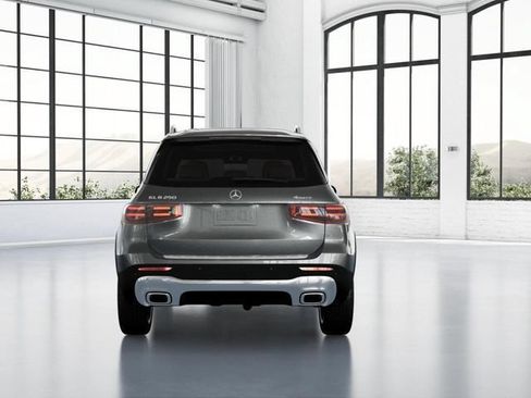 Used 2026 Mercedes-Benz GLB 250 4MATIC image 25