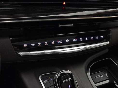 Used 2022 Cadillac Escalade ESV Premium Luxury AWD/4WD image 14