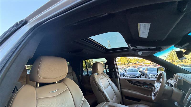 Used 2020 Cadillac Escalade Platinum AWD/4WD image 9