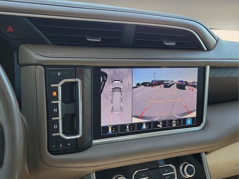 Used 2021 GMC Yukon Denali w/ Denali Premium Package AWD/4WD image 17