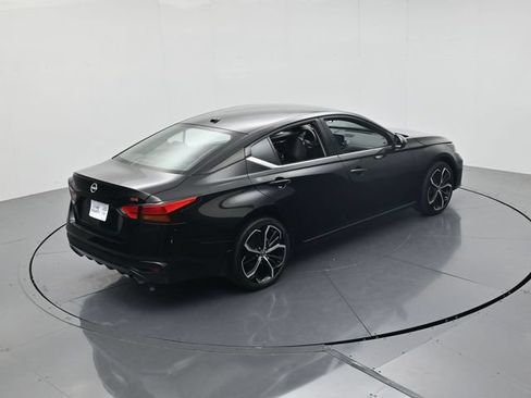 Used 2024 Nissan Altima 2.5 SR FWD image 39