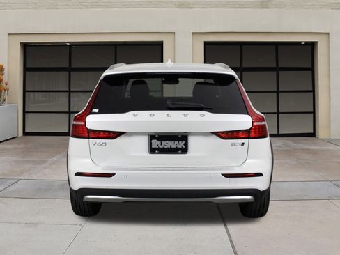 New 2026 Volvo V60 B5 Cross Country Plus w/ Climate Package image 4