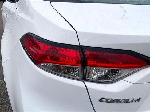 Used 2024 Toyota Corolla LE FWD image 28