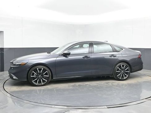 Used 2025 Honda Accord Touring image 6
