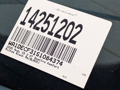 New 2025 Audi Q3 2.0T Premium image 17