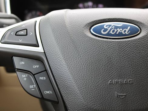 Used 2015 Ford Fusion SE w/ Equipment Group 202A FWD image 19