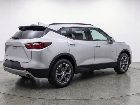 Used 2025 Chevrolet Blazer LT FWD image 9