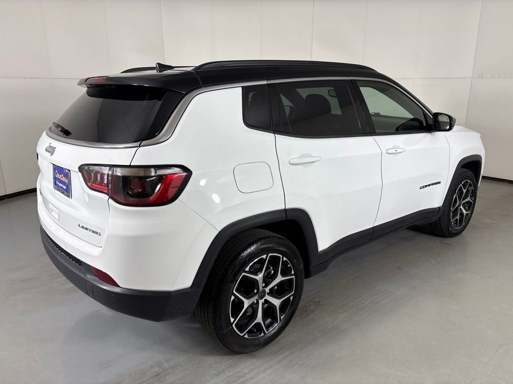 Used 2025 Jeep Compass Limited AWD/4WD image 8