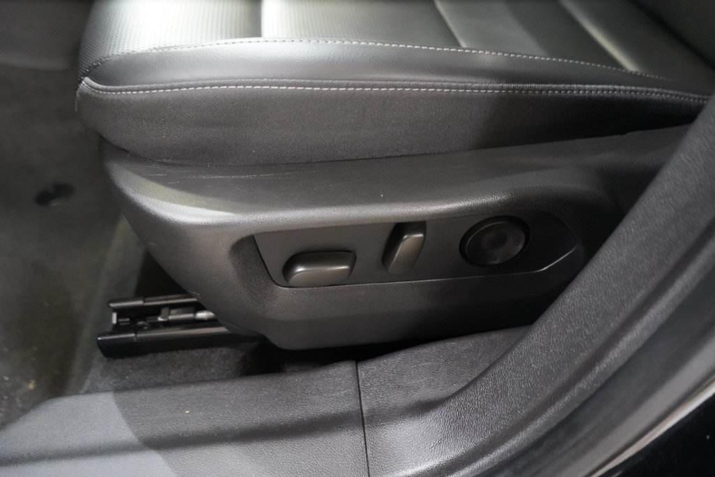 Used 2024 Buick Envision Preferred AWD/4WD image 17