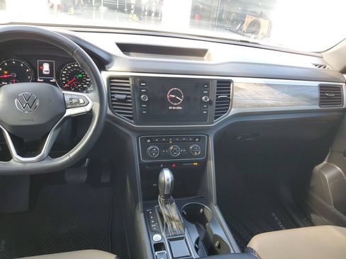 Used 2021 Volkswagen Atlas Cross Sport SE FWD image 12