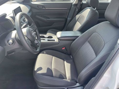 Used 2025 Nissan Altima 2.5 S FWD image 13