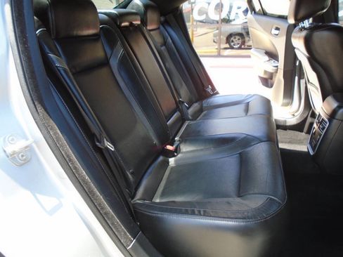 Used 2021 Dodge Charger SXT w/ Leather Interior Group RWD image 11