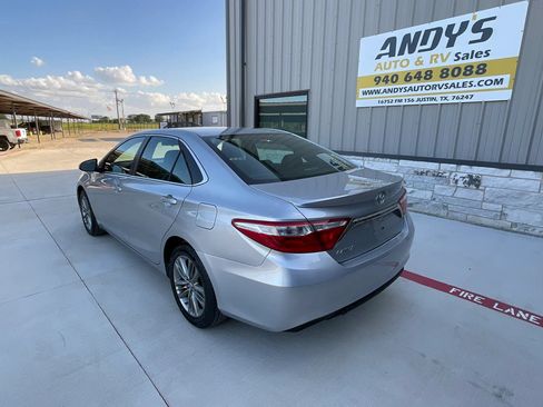 Used 2017 Toyota Camry SE FWD image 18