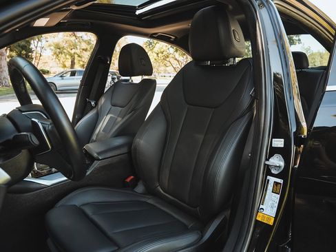 Used 2019 BMW 330i Sedan w/ Convenience Package image 16