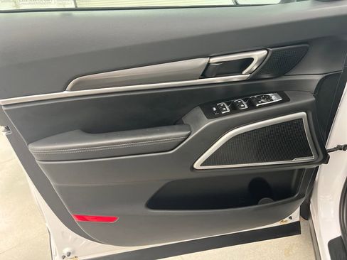 Used 2025 Kia Telluride S FWD image 11
