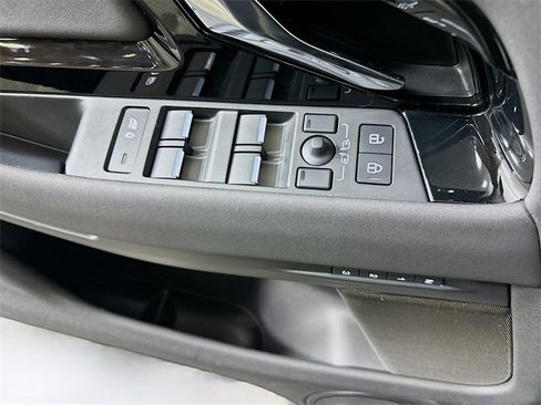 Used 2026 Land Rover Range Rover Evoque S image 20