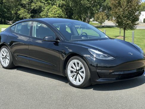 Used 2021 Tesla Model 3 Long Range AWD/4WD image 2