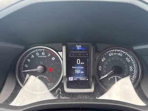 Used 2022 Toyota Tacoma TRD Off-Road image 9