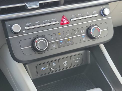 Used 2025 Hyundai Tucson SE FWD image 27