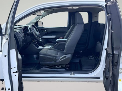 Used 2021 Chevrolet Colorado LT w/ Fleet Safety Package image 26