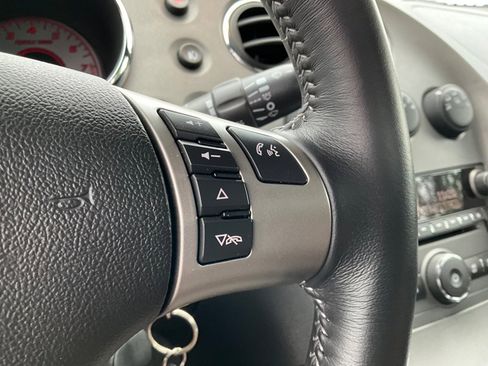 Used 2009 Pontiac Solstice Coupe w/ Premium Package image 42