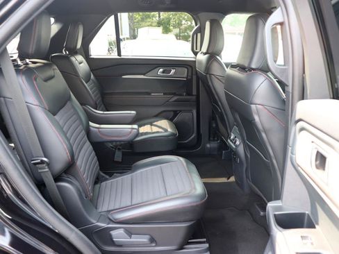 Used 2025 Ford Explorer ST-Line AWD/4WD image 15