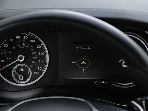 Used 2023 Genesis G70 2.0T image 23