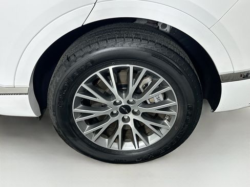 Used 2025 Genesis GV80 2.5T Standard AWD/4WD image 11
