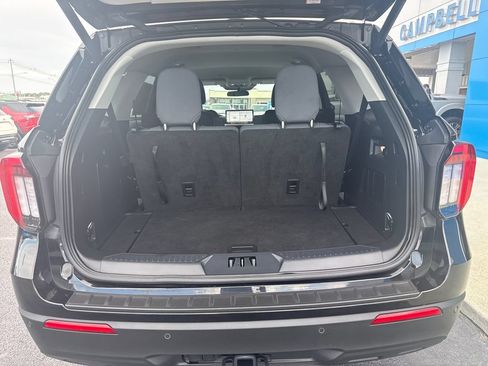 Used 2025 Ford Explorer Active AWD/4WD image 26