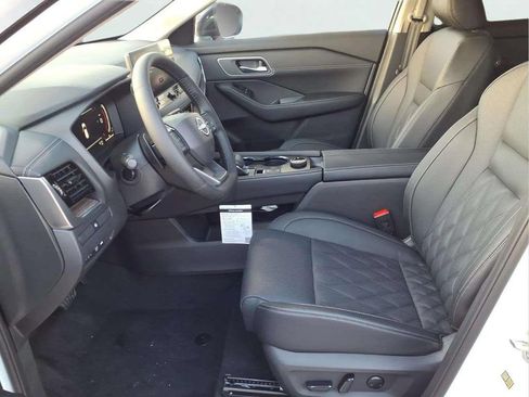 New 2026 Nissan Rogue Platinum AWD/4WD image 11