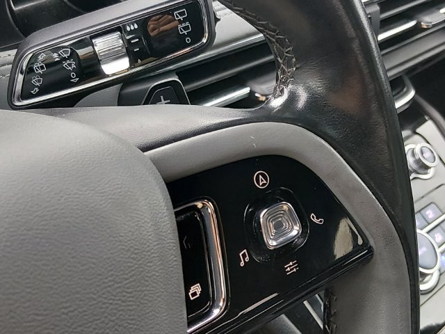 Used 2022 Lincoln Corsair FWD w/ Premium Package image 24