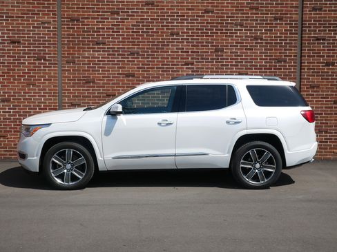 Used 2017 GMC Acadia Denali w/ Technology Package AWD/4WD image 2