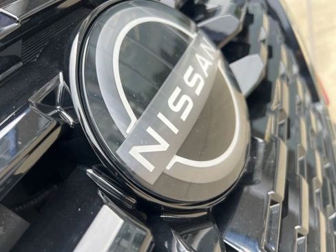 Used 2023 Nissan Kicks SR w/ SR Premium Package FWD image 36