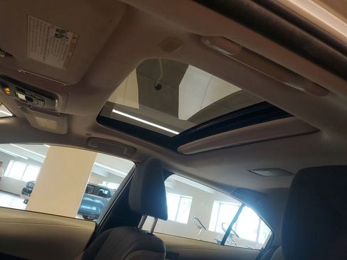 Used 2023 Toyota Corolla LE w/ LE Premium Package FWD image 17