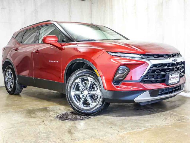 Used 2024 Chevrolet Blazer LT w/ Convenience Package AWD/4WD image 2